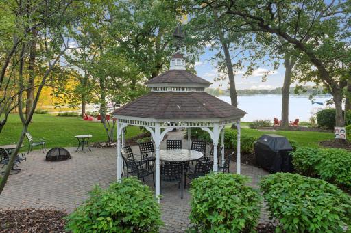 12 Riley Ridge, Chanhassen, MN 55317