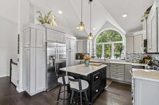 Welcome to this modern, elegant, fully renovated split in the heart of rural Prescott!