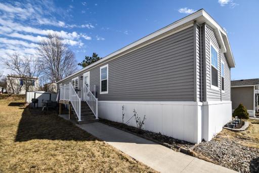 1374 Birchview Drive, Maplewood, MN 55119