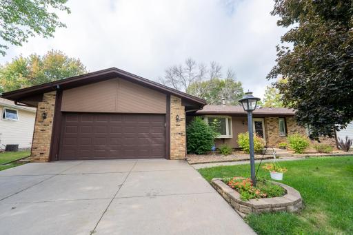 This beautiful rambler is truly move-in ready. It features 3 bedrooms on the main level. Newer roof, newer windows and all mechanicals are in excellent condition. If you're looking for a turnkey house in Apple Valley you found it!
