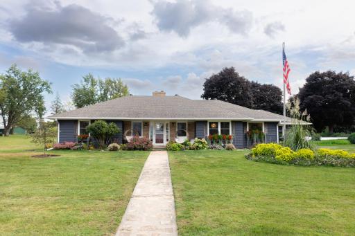1337 S Shore Drive, Worthington, MN 56187