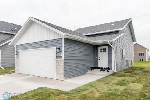6224 86th Avenue S, Horace, ND 58047