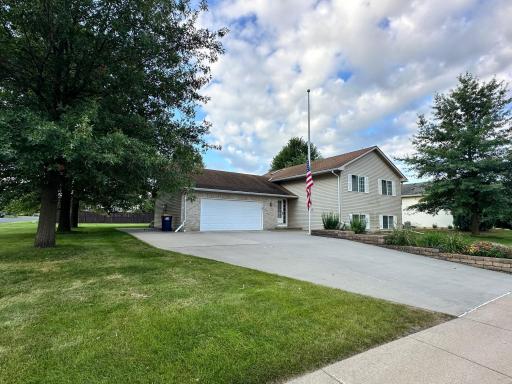 933 E Orchard Street, Belle Plaine, MN 56011