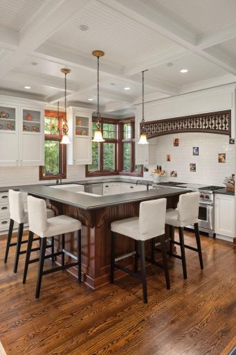 6155 Murray Court, Excelsior, MN 55331