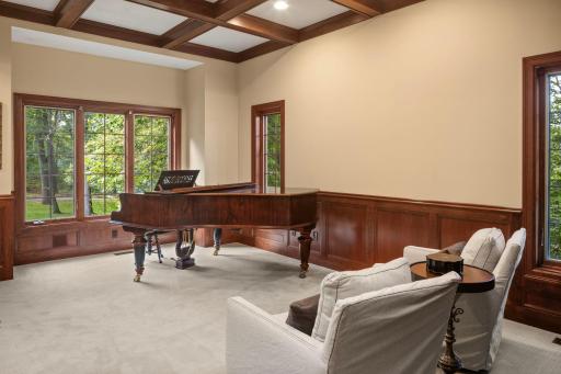 6155 Murray Court, Excelsior, MN 55331