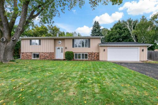 1933 Davis Court, Shakopee, MN 55379