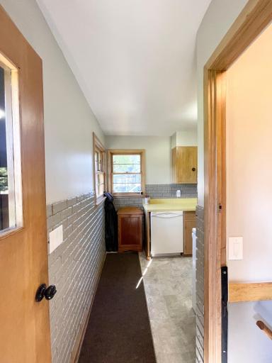 515 W Van Dusen Street, Springfield, MN 56087