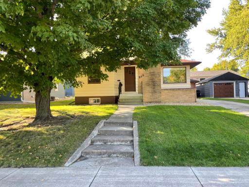 515 W Van Dusen Street, Springfield, MN 56087