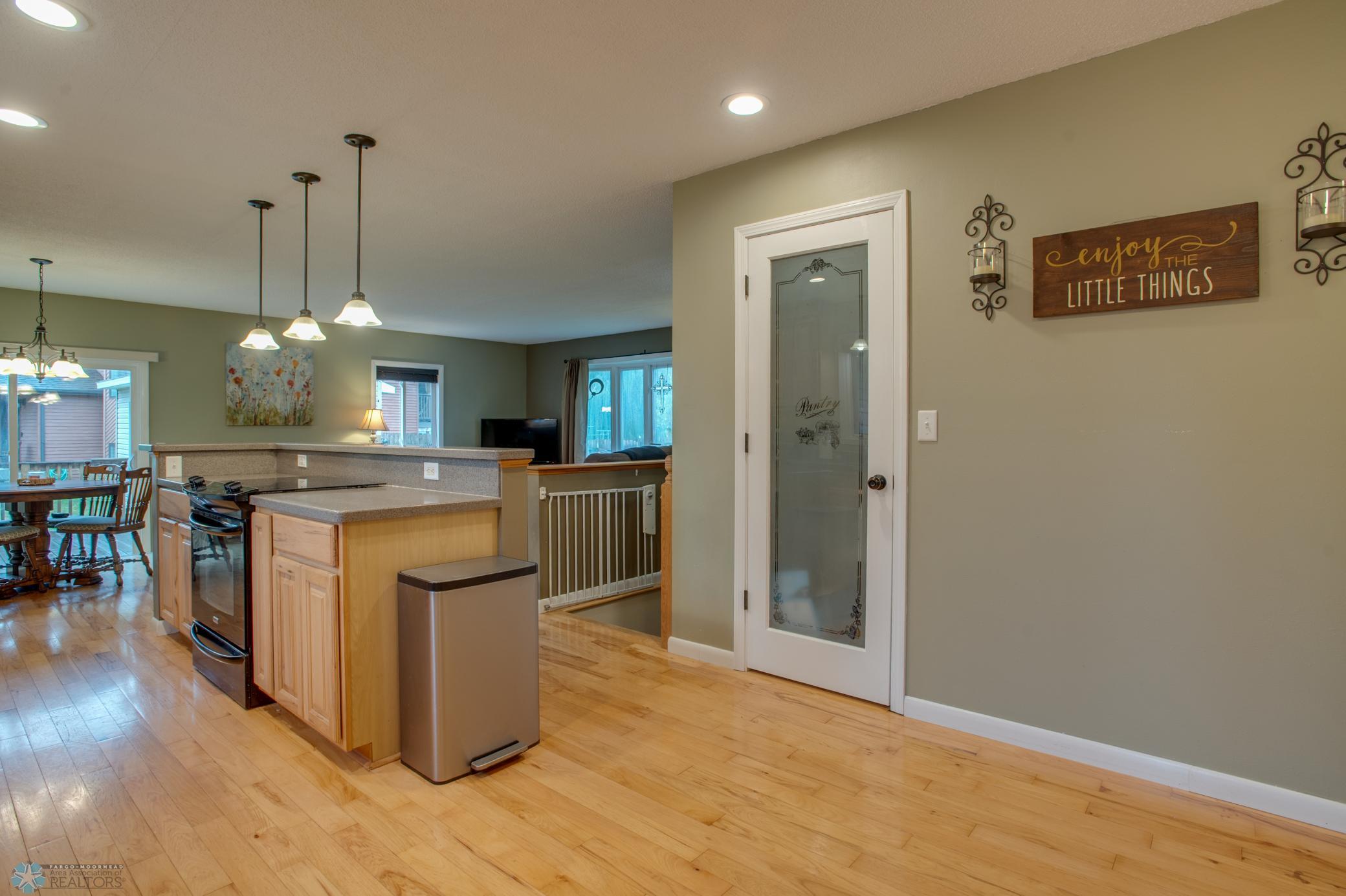 Kitchen/pantry