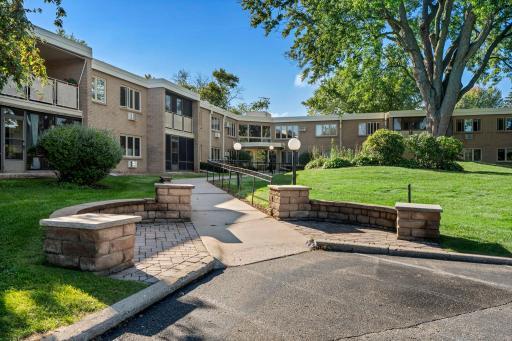 4380 Brookside Court, 209, Minneapolis, MN 55436
