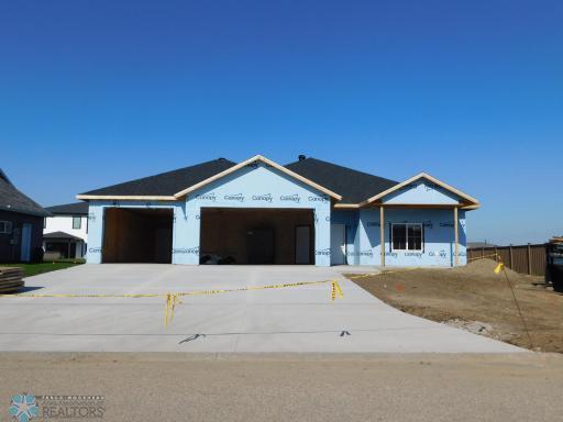 4203 Pine Parkway S, Fargo, ND 58104