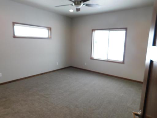 4203 Pine Parkway S, Fargo, ND 58104