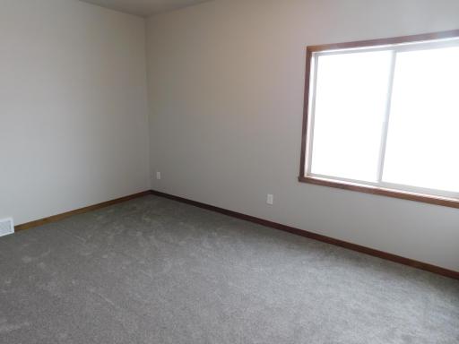 4203 Pine Parkway S, Fargo, ND 58104