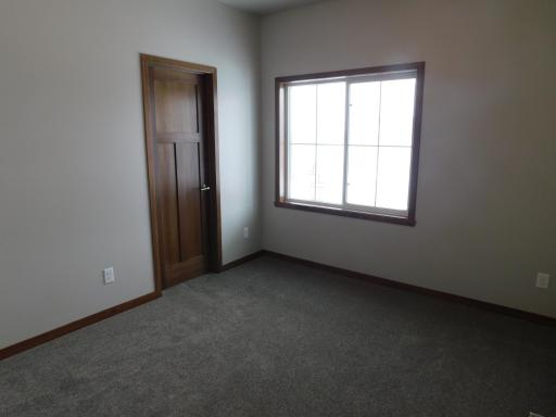 4203 Pine Parkway S, Fargo, ND 58104