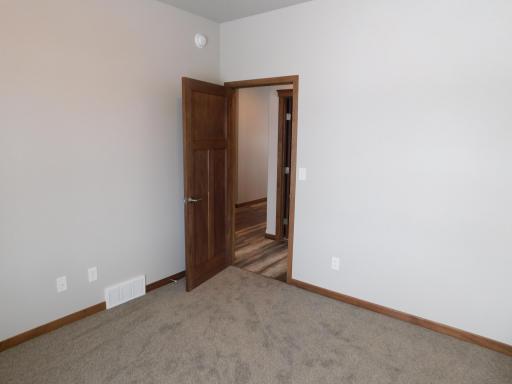 4203 Pine Parkway S, Fargo, ND 58104