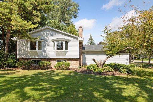 10410 32nd Avenue N, Minneapolis, MN 55441