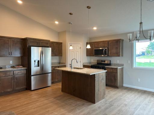 724 Cherrywood Lane NE, Isanti, MN 55040