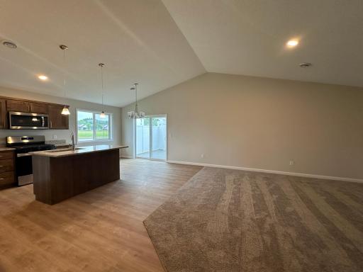 724 Cherrywood Lane NE, Isanti, MN 55040