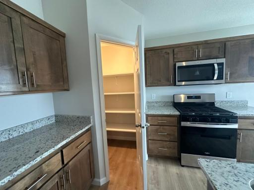 724 Cherrywood Lane NE, Isanti, MN 55040