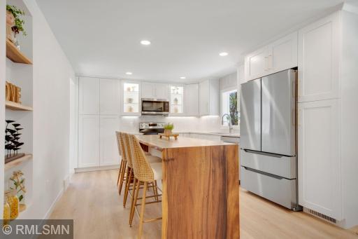 2695 Fremont Avenue E, Saint Paul, MN 55119