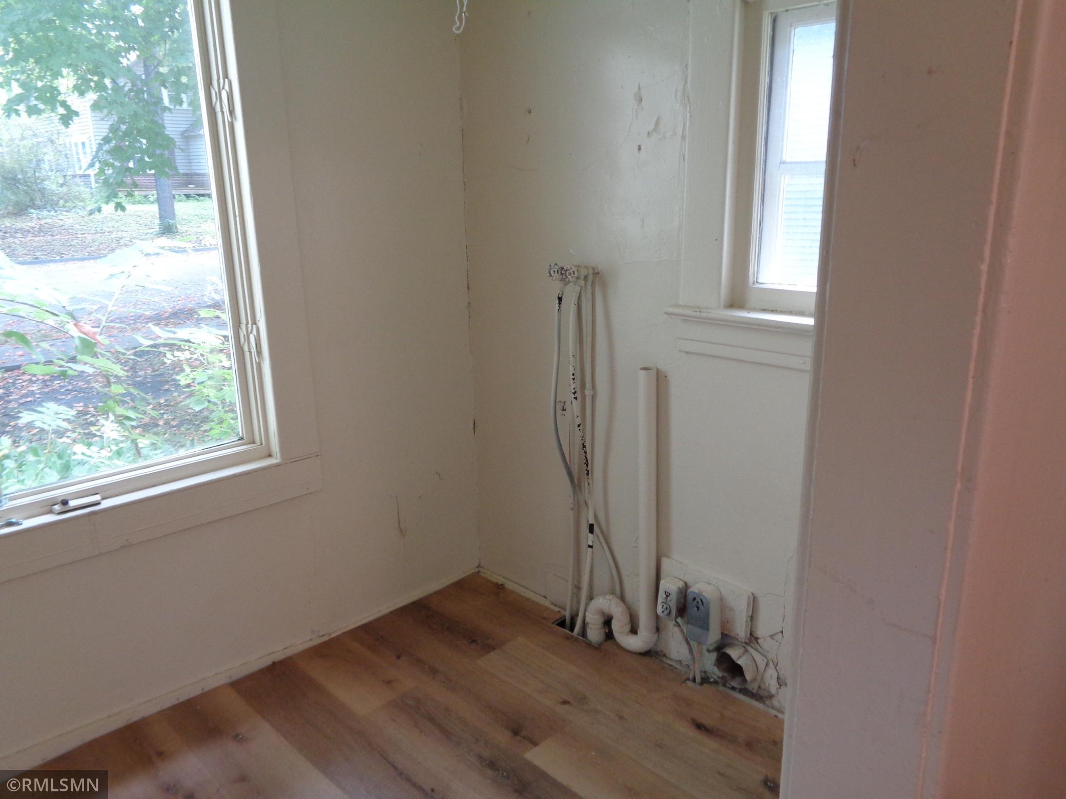 Main floor Laundry.JPG