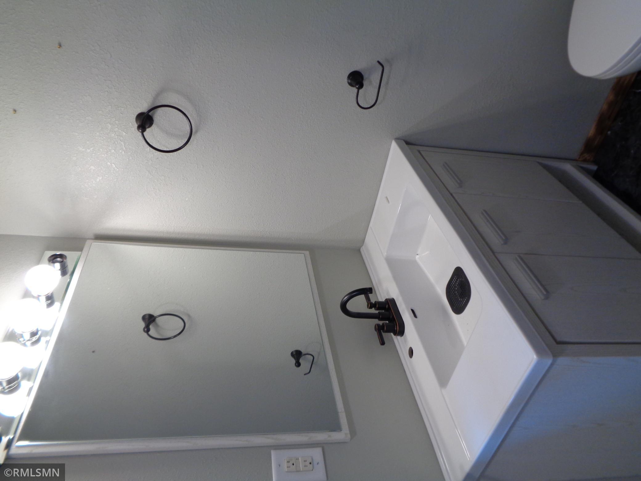 Bathroom 1.JPG