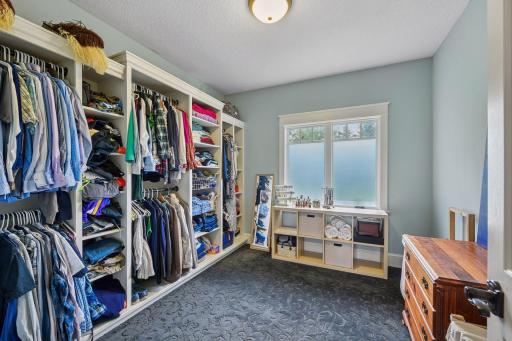 1755 Chateau Way, Minnetrista, MN 55359