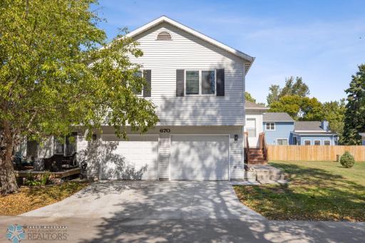 670 13th Avenue E, West Fargo, ND 58078