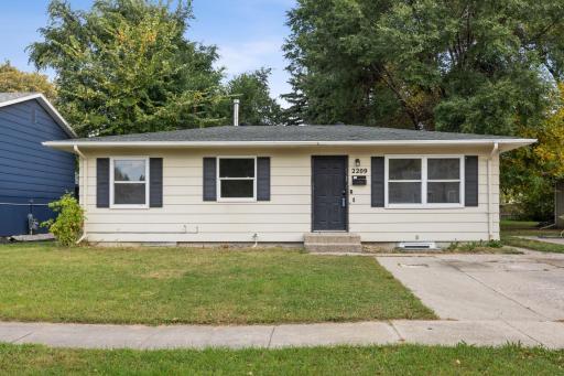 2209 6th Avenue S, Fargo, ND 58103