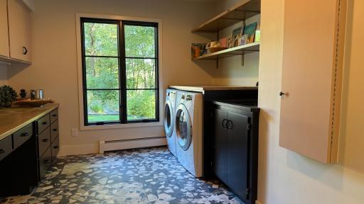 Laundry room and organizational desk. IMG_7813.JPG