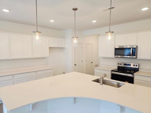 4722 AirLake Curve, Woodbury, MN 55129