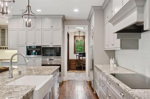 9485 Whistling Valley Trail, Lake Elmo, MN 55042