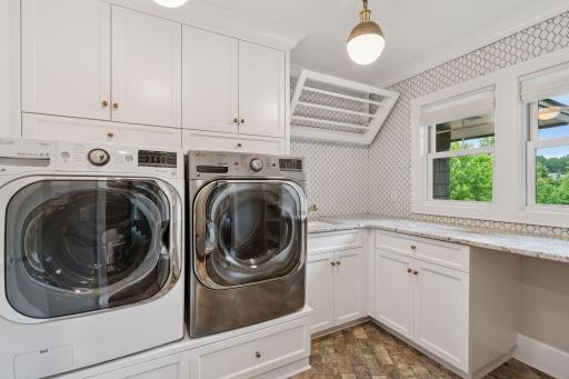 A laundry room thatâs as stylish as it is hardworkingâbecause chores deserve good design too.