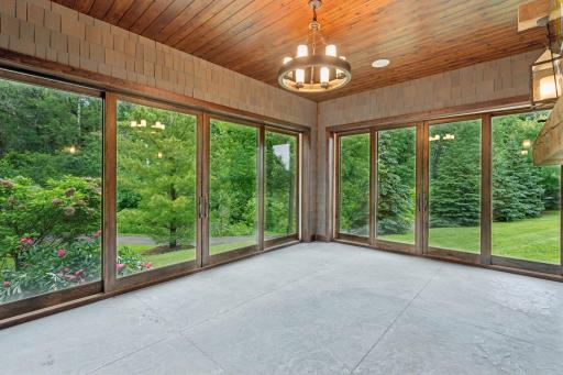 9485 Whistling Valley Trail, Lake Elmo, MN 55042