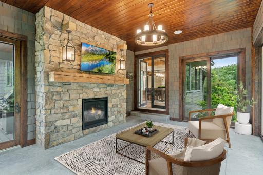 Comfortable, versatile, and welcoming in every season, this is a space made for slow mornings, easy evenings, and everything in between.
