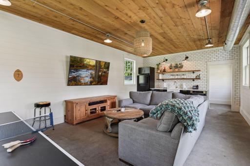 820 Old Crystal Bay Road S, Wayzata, MN 55391