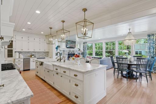 820 Old Crystal Bay Road S, Wayzata, MN 55391