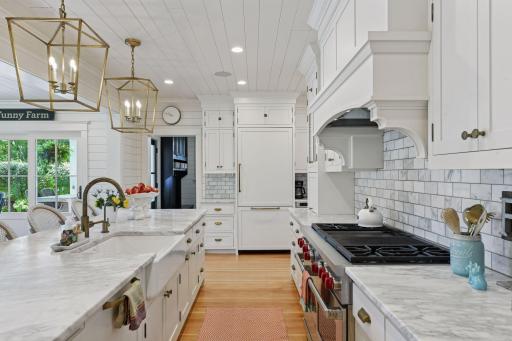 820 Old Crystal Bay Road S, Wayzata, MN 55391