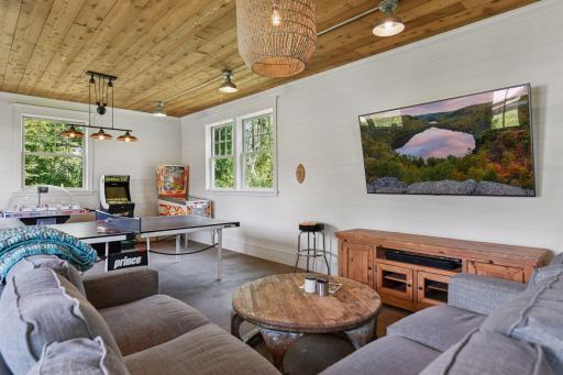 820 Old Crystal Bay Road S, Wayzata, MN 55391