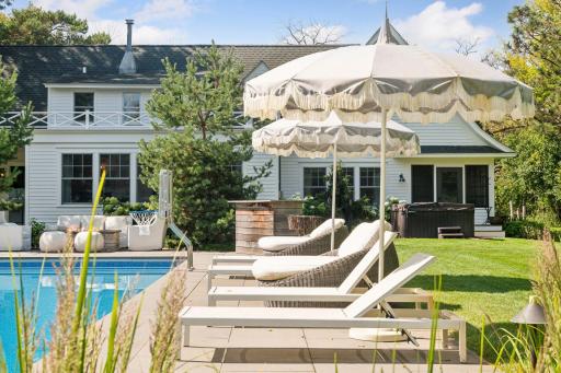 820 Old Crystal Bay Road S, Wayzata, MN 55391