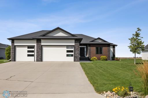 120 Westview Lane, Oxbow, ND 58047