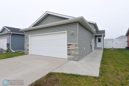 2128 Admiral Drive W, West Fargo, ND 58078