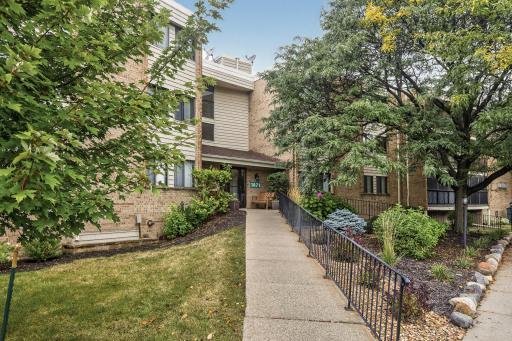 1871 Silver Bell Road, 217, Eagan, MN 55122