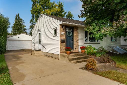 725 16th Avenue NE, Rochester, MN 55906