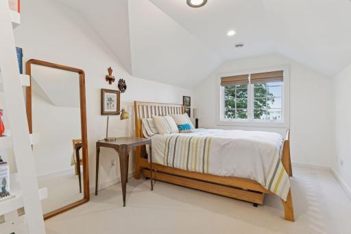 215 W Point Road, Excelsior, MN 55331