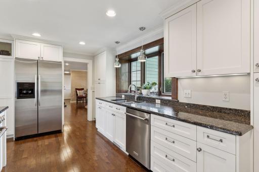 215 W Point Road, Excelsior, MN 55331