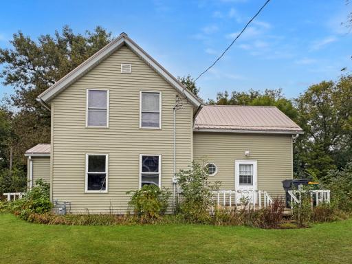 305 E Garfield Street, Hendricks, MN 56136