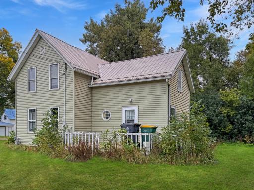 305 E Garfield Street, Hendricks, MN 56136