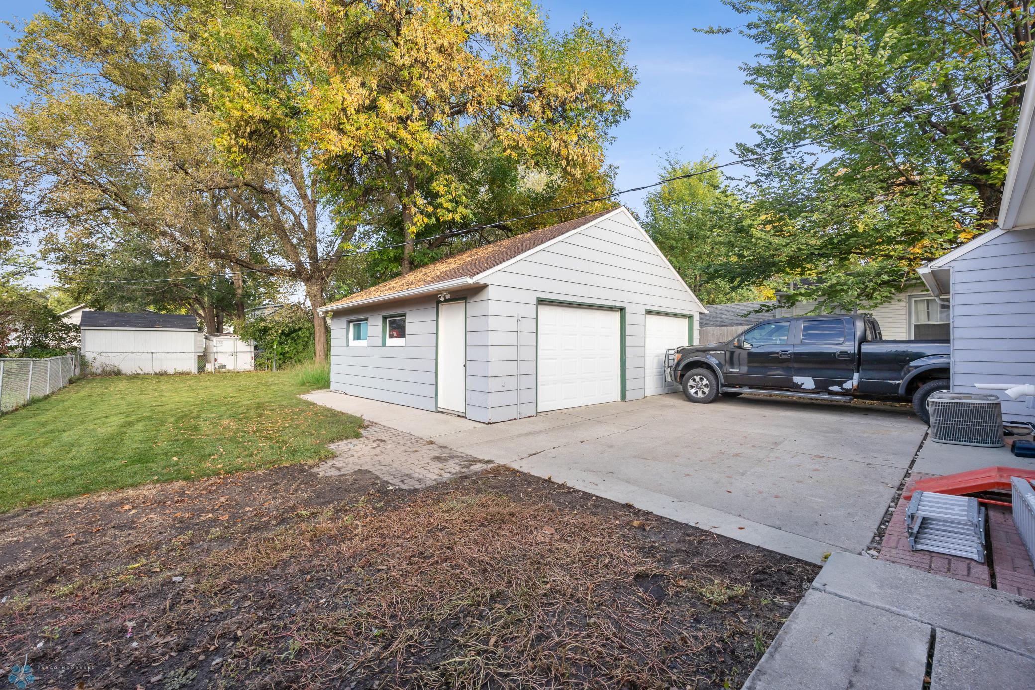 600 sq ft garage