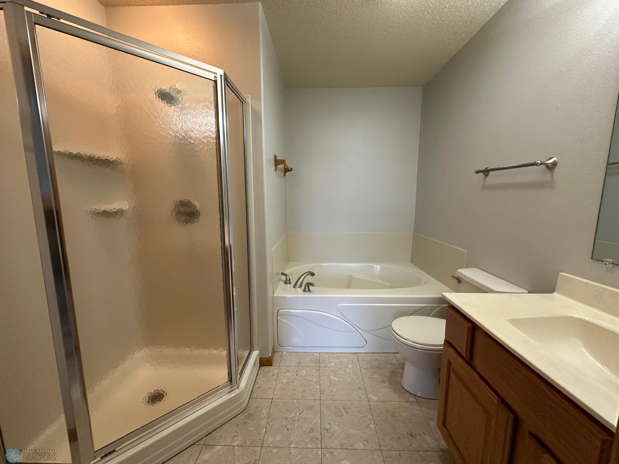 Private Primary Full Bathroom